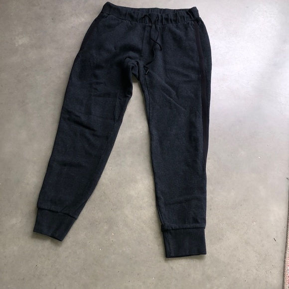 Theory joggers size small made in Peru - Picture 4 of 11